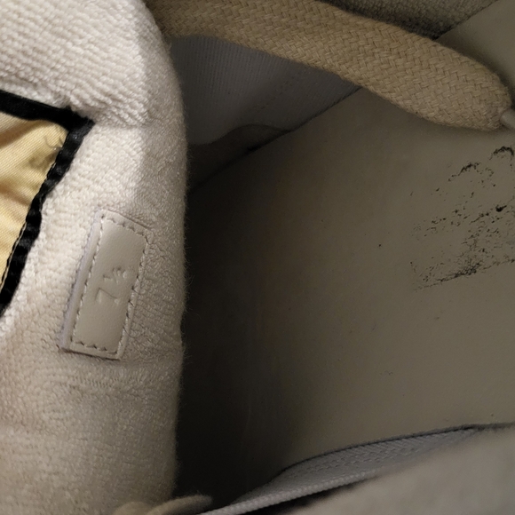 Gucci Men's Gray and Red Sneakers - Picture 13 of 15